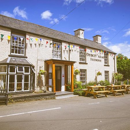 Hotel The Dudley Arms Llandrillo Exteriér fotografie