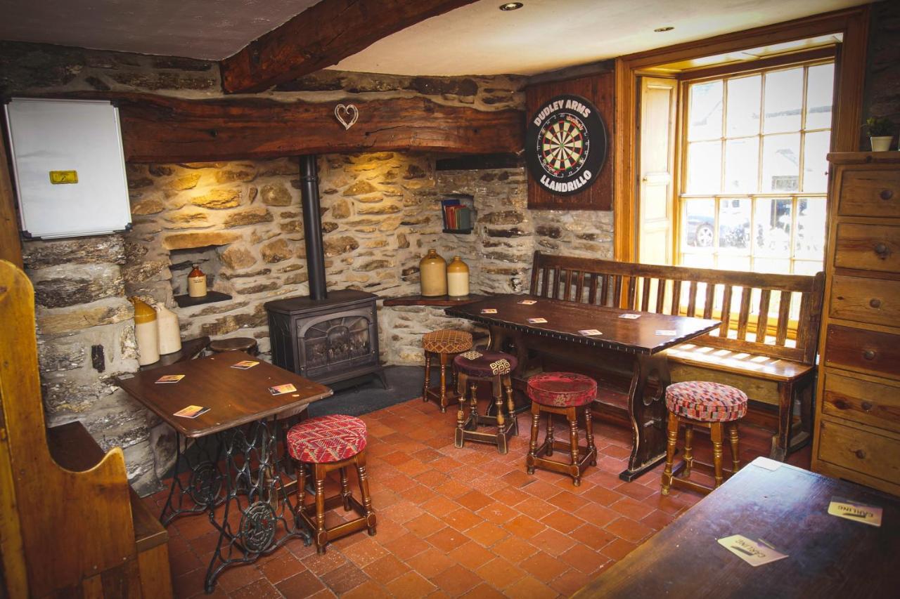 Hotel The Dudley Arms Llandrillo Exteriér fotografie